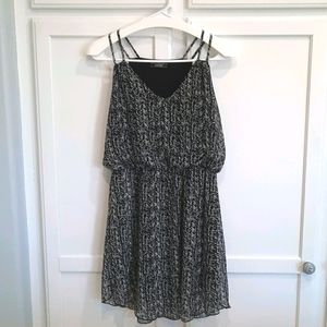 Poetry Black/White Mini-Dress Chevron Print Size M